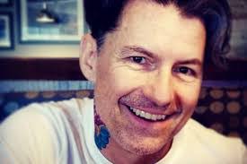 Robert Windrum's Instagram, Twitter & Facebook