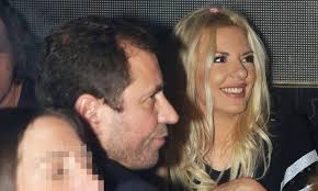 | χείμαρρος και αφοπλιστικά ειλικρινής η αννίτα πάνια στο πρωινό, δεν δίστασε να δηλώσει πως φέτος η εκπομπή της σημειώνει τα χειρότερα νούμερα τηλεθέασης που έχει κάνει ποτέ. Annita Pania Etoimazei Mystiko Gamo Me Ton Samoilh Photos Gossip Tv Gr