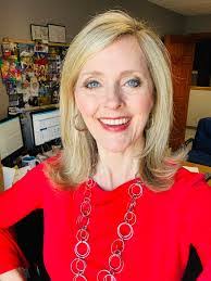 Joni Porter's Instagram, Twitter & Facebook