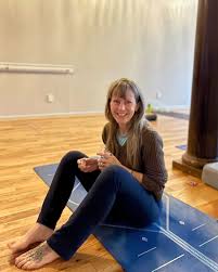 Member Monday! Meet Vicky Turgeon 🤗 Vicky is a Professor of Biology &  Neuroscience, Furman's Academic Director of the Prisma Health Partnership,  and Faculty Ombudsperson! We asked Vicky a few questions: Q: