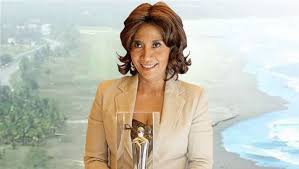 Contohnya saja adalah menteri perikanan dan kelautan indonesia yakni ibu susi. 6 Fakta Tentang Susi Pudjiastuti Wanita Tamatan Smp Yang Kini Jadi Menteri