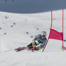 Süper büyük slalom ve büyük slalom disiplini üzerine yoğunlaşmıştır.2. Aleksander Aamodt Kilde Facebook