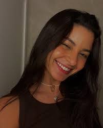 Amanda Santos's Instagram, Twitter & Facebook