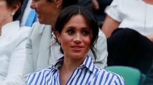 Meghan markle disebut bukan orang pemalu untuk memamerkan lekuk tubuhnya karena ia sering salah satunya rumor tentang meghan markle tengah hamil anak pertamanya dengan pangeran harry. Meghan Markle Hamil