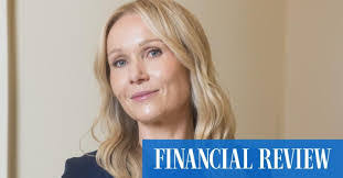 Amanda Cornish's Instagram, Twitter & Facebook