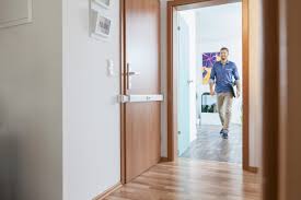 Verschiedene hersteller bieten heute eine reihe. Tursicherung Nachrusten Fur Hochsten Einbruchschutz Jks