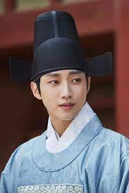 Jung jinyoung is an actor, known for love in the moonlight (2016), the dude in me (2019) and daejang kimchangsoo (2017). Moonlight Drawn By Clouds Jinyoung B1a4 Moonlight Drawn By Clouds Jinyoung Love In The Moonlight Jinyoung