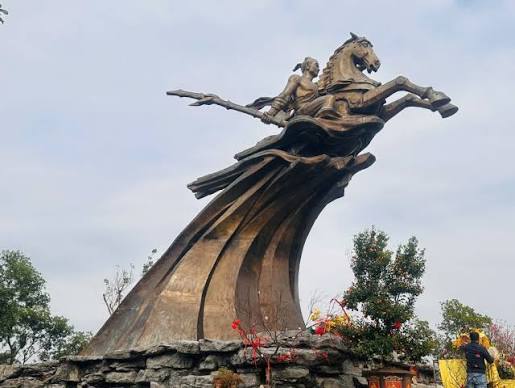 Tượng đài Thánh Gióng - Báo Cao Bằng điện tử