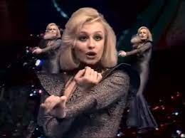 Raffaella carra' / a far l'amore comincia tu (original version). A Far L Amore Comincia Tu Coub The Biggest Video Meme Platform