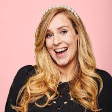 Lisa Popa's Instagram, Twitter & Facebook