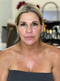 Who in Port Saint Lucie does soft glam makeup?