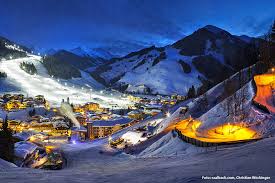 A four piste network consisting of saalbach, hinterglemm, fieberbrunn and leogang is located in the municipality. Saalbach Hinterglemm Alpenjoy De