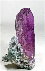 Kunzite Afghanistan Minerals And Gemstones Crystals Minerals Rocks And Gems