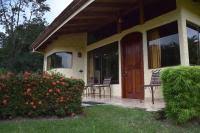 Of course, they won't have to go far because the arenal volcano, one of the most popular sites in the area, can be admired from any of the 25 guest rooms in the hotel. Arenal Volcano Inn Fortuna Aktualisierte Preise Fur 2021