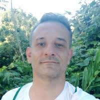 100+ profilů „Bazzone“