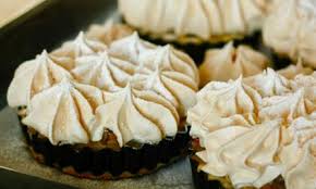 Recette De Tarte A La Rhubarbe Meringuee La Reine Des Tartes Alsaciennes Mon Week End En Alsace En 2020 Recette Tarte Rhubarbe Recette Kouglof Recette Tarte