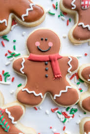 Gingerbread Men Sugar Cookies Honey Blonde In 2020 Easy Christmas Cookies Decorating Christmas Sugar Cookies Sugar Cookies Decorated