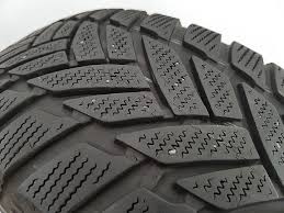 Utilizarea principala a cauciucului sintetic este pentru fabricarea anvelopelor, sau ca inlocuitor al cauciucului natural care se obtine din latexul rasina produs de arborele de cauciuc (hevea brasiliensis). 4 Anvelope 205 55 16 Dunlop M S Dot 2908 Profil 6 Mm Iarna 1723644869