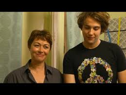 Tout ce qu'il faut savoir sur les mysteres de l'amour. Peter A Couche Avec Stephanie Dans Les Mysteres De L Amour 11x07 Nouveautes Tele Com