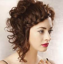 All hair types suit an asymmetrical cut, including the curls. 45 Best Looking Asymmetrical Haircuts For Every Face Shape Hair Motive