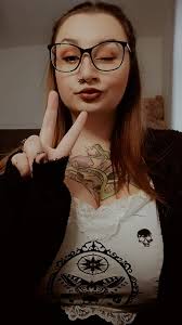 Hi there. Getting Married 1st October 2027. Looking for a Mocha/peachy veil  any ideas where ? Googled extensively. Thanks in advance xx