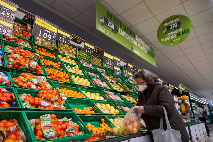 Alerta en el gran consumo tras vender un 1,3% menos: "Nos preocupa la reacción del comprador a la inflación" | Macroeconomía