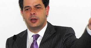 Ordenan detener al ex director de Mexicana