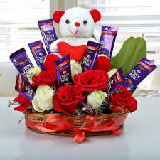 Flowers are one romantic gift for your wife that'll never go out of style. Best Gifts For Wife Unique Surprise Gift For Wife Online In India Oyegifts
