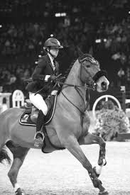 Créateur du cursus horseman science, il a formé + de 100000 cavaliers dans + de 20 pays à travers le monde. Penelope Leprevost Penelope Leprevost Photographie Equestre Cavaliere