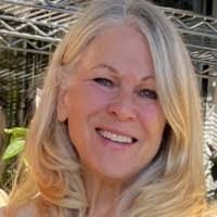 Lori Mcalpine's Instagram, Twitter & Facebook