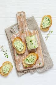 1 tsp garlic finely minced. How To Make Herb Butter 8 Compund Butter Recipes Suggested Uses