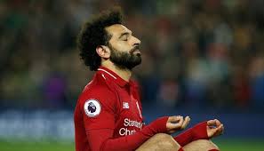 وفي خط الهجوم محمد صلاح ، روبرتو فيرمينو ، ساديو ماني. Fz2cnx2vn9uu0m
