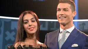 With tenor, maker of gif keyboard, add popular dababy animated gifs to your conversations. Cristiano Ronaldo Liebesbeweis Von Freundin Planetradio De