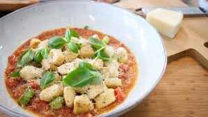 Rezept Gnocchi Mit Tomatenragout Ndr De Ratgeber Kochen