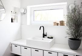 Led wasserhahn aufsatz 2x armatur licht für küche bad thermosensor 3 farben. Eine Tour Durch Unsere Badezimmer Mit Meinen Geliebten Schwarzen Weissen Armaturen Oh What A Room