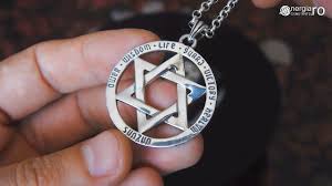Steaua lui david, numita in limba ebraica maghen david, adica scutul lui david, este unul dintre cele mai cunoscute simboluri iudaice. Amuleta Pandantiv Steaua Lui David Hexagrama Din Argint Cod Pnd916 Youtube