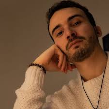 Daniel Bellomo's Instagram, Twitter & Facebook