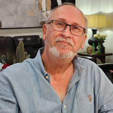 Is anyone besides me continuously getting a weak ATT cell phone signal?