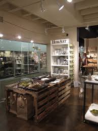 Utiliser Avec Retenue Pour Les Aires Speciales Pallet Display Retail Display Thrift Store Furniture