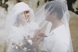 Bila sebut bab kahwin sahaja ia menggambarkan kebahagiaan abadi buat bakal mempelai. Cantik Sungguh Foto Pra Perkahwinan Pengacara Hlive Yaya Zahir Inspirasi Ala Korea My Cms