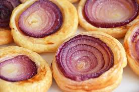 Tatin D Oignon Rouge Au Miel Apero Time Recette Alimentation Idee Recette Gourmandise