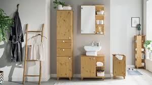 Große möbel, wie das bett oder sofa und sessel sind typischerweise in einem beliebigen grau oder sanften blautönen gehalten. Badschrank Banea Modernes Badmobel Im Skandinavischen Stil