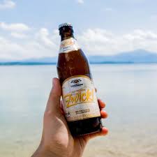 Sonne See Und Bier Die Beste Kombination Geniesst Euer Wochenende Thankgoditsfriday Weekend Friday Freitag Aufgehts Trauns Beer Bottle Beer Bottle