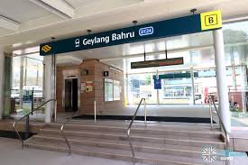 Emergency responders said they were alerted to the incident at around 11:25pm. Geylang Bahru Mrt Station Land Transport Guru