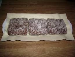 Wer hätte gedacht, dass käsekuchen, ferrero rocher und raffaello sich so gut in einem rezept vereinen lassen? Schnelle Raffaello Schnitten Rezept Mit Bild Kochbar De