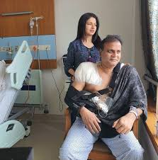 Bhagyashree was born on 23 february, 1969 in sangli, india. Bhagyashree S Husband Himalaya Has Shoulder Surgery Celebrities News India Tv