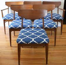Midcentury modern is what we do best at pamono, so you will find a vast selection of midcentury modern dining chairs, featuring the simple so whether it's an iconic mid century modern dining chair by a famous designer you're searching for, or an anonymous design in classic italian. Mid Century Modern Set Of Dining Chairs Picked Vintage