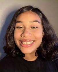 Naomi Lofton's Instagram, Twitter & Facebook