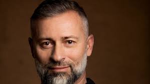 En peinture, plongée dans les "regards intenses" de Patrick Gaillard