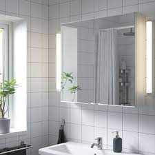 I mobili bagno ikea esistono anche nella variante a specchio, per la quale le ante sono dei veri e propri specchi che possono sostituire il tradizionale specchio al centro del bagno. Enhet Mobile A Specchio Con 2 Ante Bianco Ikea Svizzera